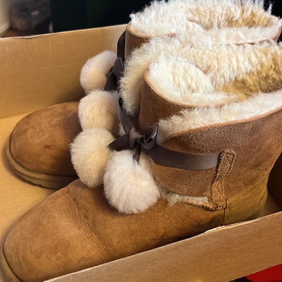 Brown Ugg boots - Picture 2 of 4